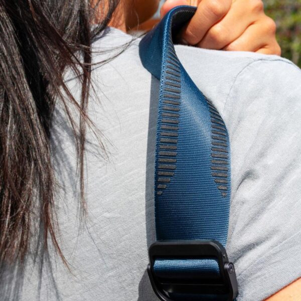 Correa SLIDE V3 Midnight de Peak Design Azul Medianoche - Imagen 5